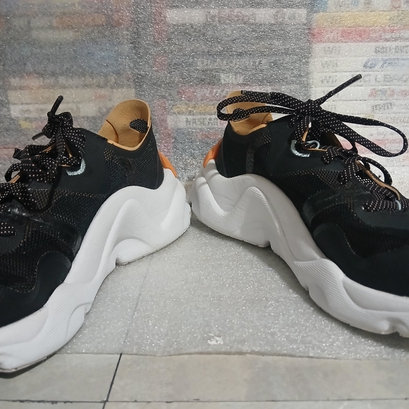 Sorel Women's Kinetic RNEGD Float Sneakers Black/Faded Spark Size: 7.5 - Picture 7 of 9